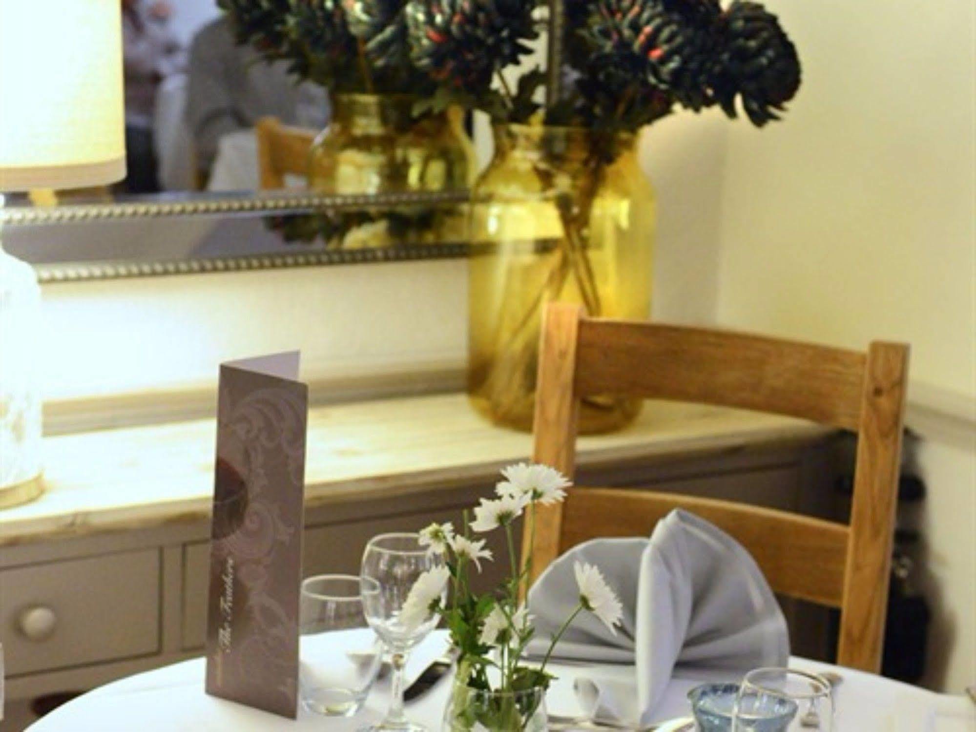 The Feathers Holt Holt  Extérieur photo